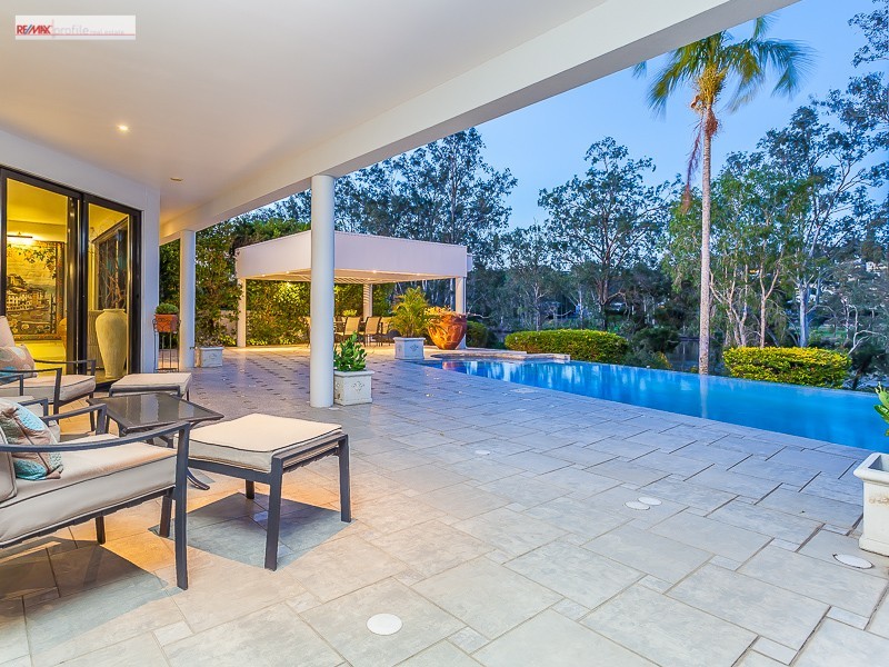 19 Samuel Place, Sinnamon Park QLD 4073