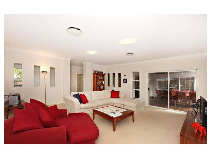 14 Summerfield Place, Kenmore QLD 4069