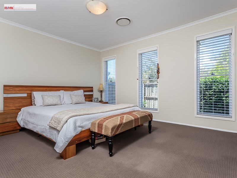 162 Sunset Road, Kenmore QLD 4069