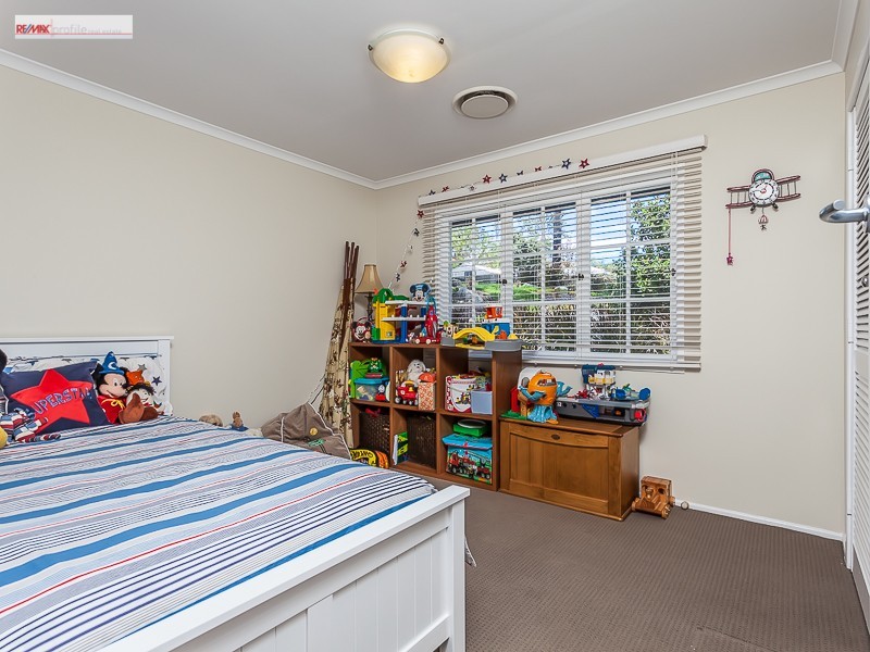 162 Sunset Road, Kenmore QLD 4069