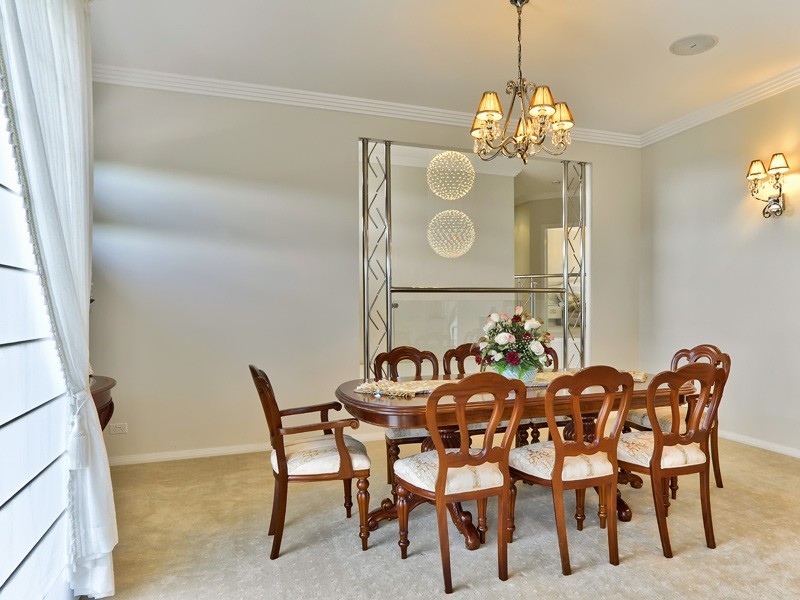 63 Condamine Place, Sinnamon Park QLD 4073