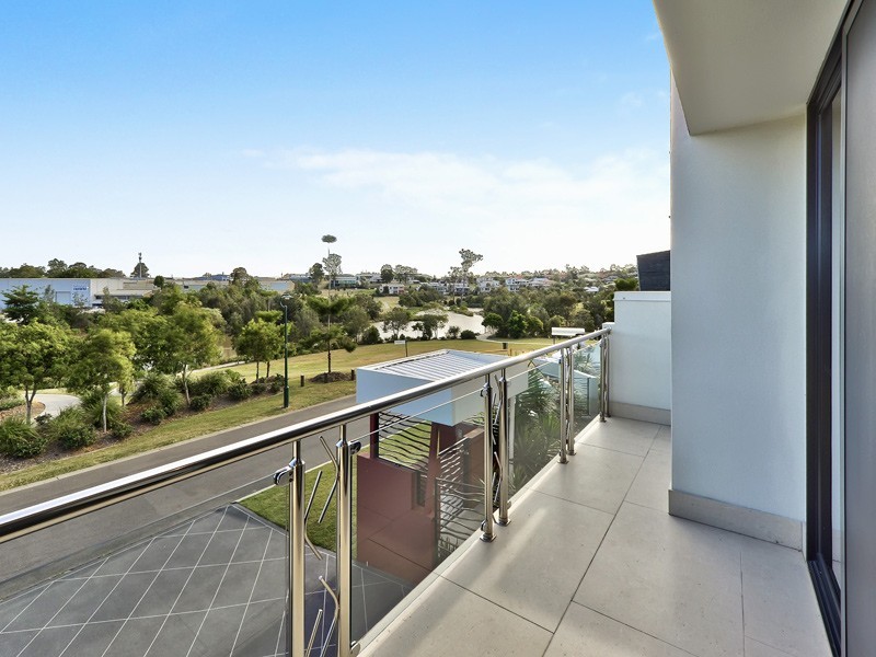 63 Condamine Place, Sinnamon Park QLD 4073