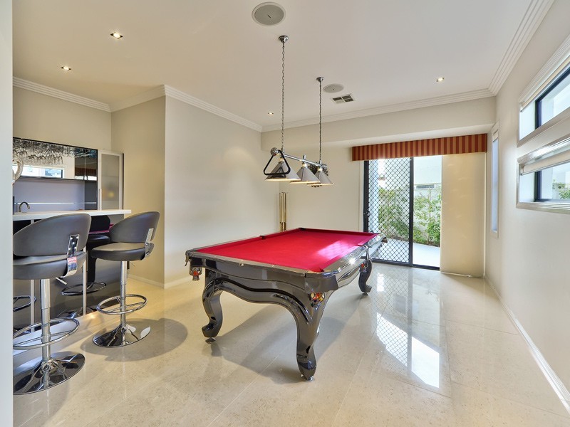 63 Condamine Place, Sinnamon Park QLD 4073