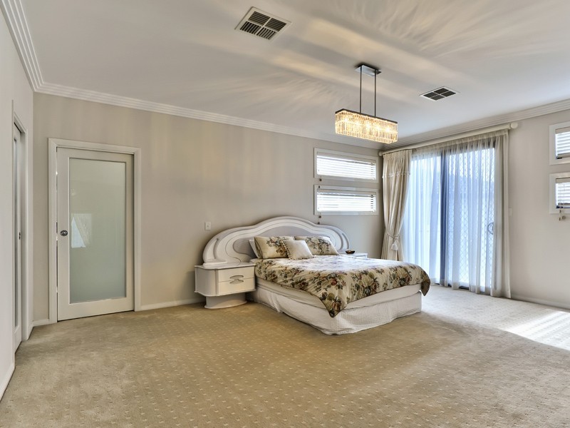 63 Condamine Place, Sinnamon Park QLD 4073