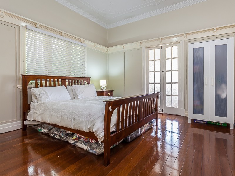 22 Brown Street, Bardon QLD 4065