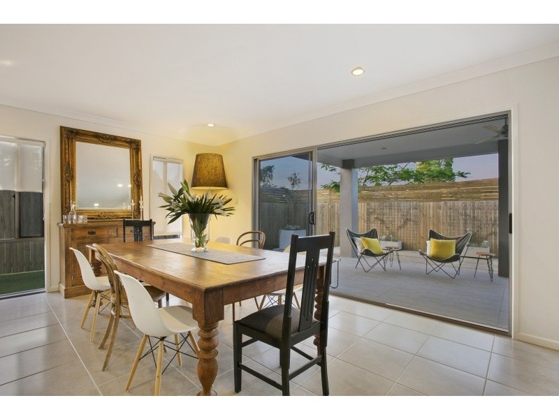 4 Erroll Street, Graceville QLD 4075