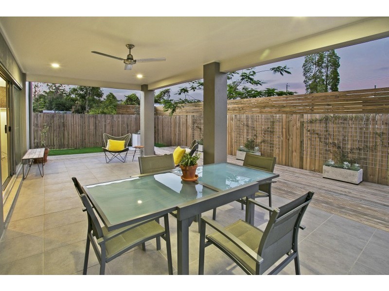 4 Erroll Street, Graceville QLD 4075