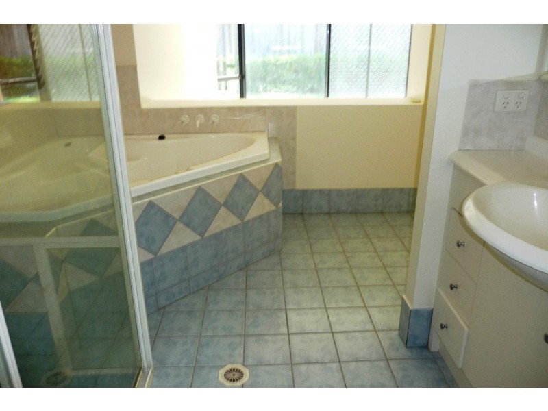 30 Bellfield Place, Westlake QLD 4074