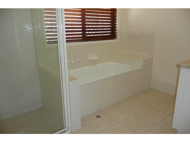 30 Bellfield Place, Westlake QLD 4074