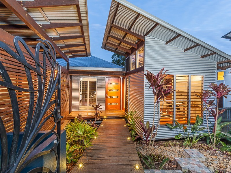 10 Vista Street, Bardon QLD 4065