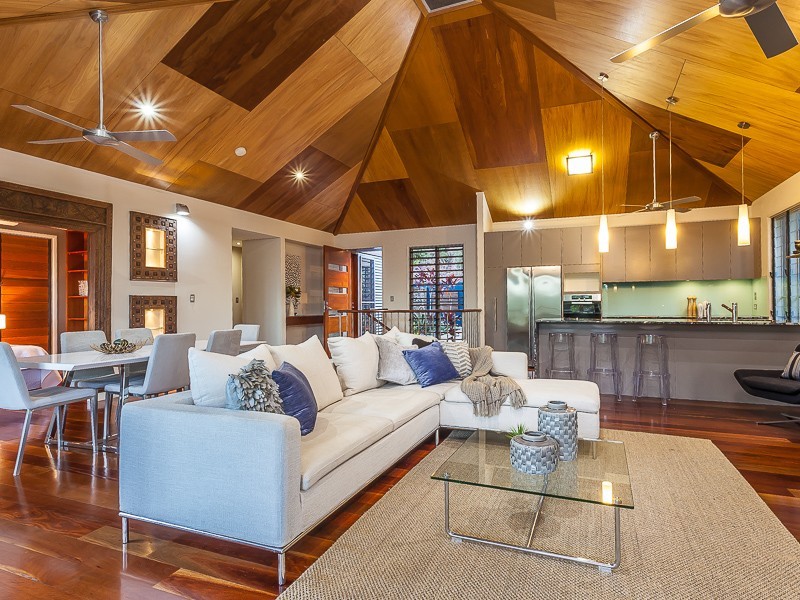 10 Vista Street, Bardon QLD 4065