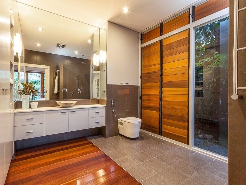 10 Vista Street, Bardon QLD 4065