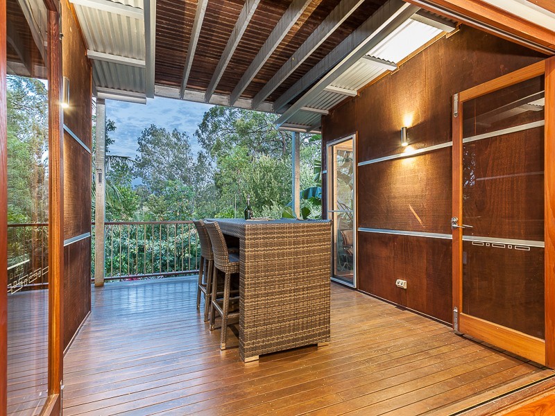 10 Vista Street, Bardon QLD 4065