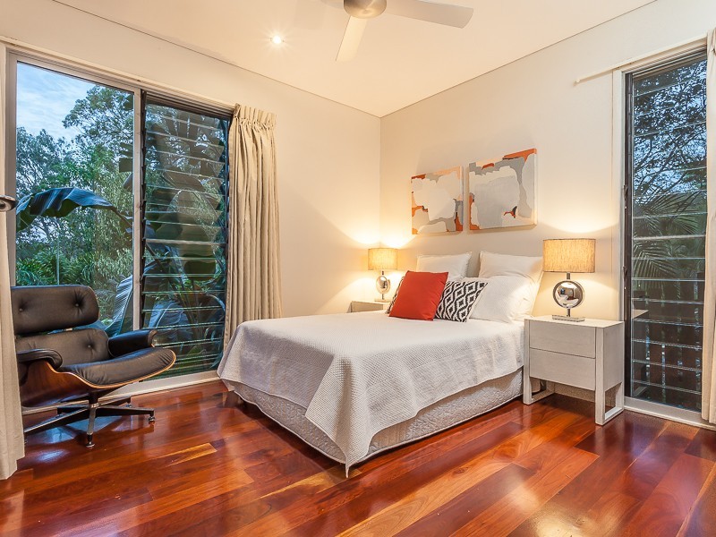 10 Vista Street, Bardon QLD 4065