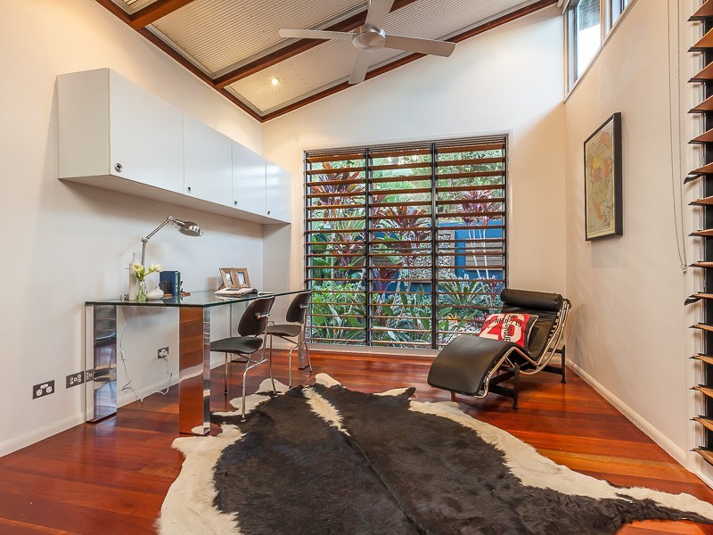 10 Vista Street, Bardon QLD 4065