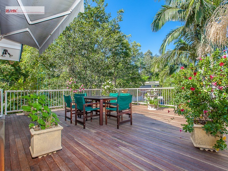 13 Dumfries Street, Kenmore QLD 4069