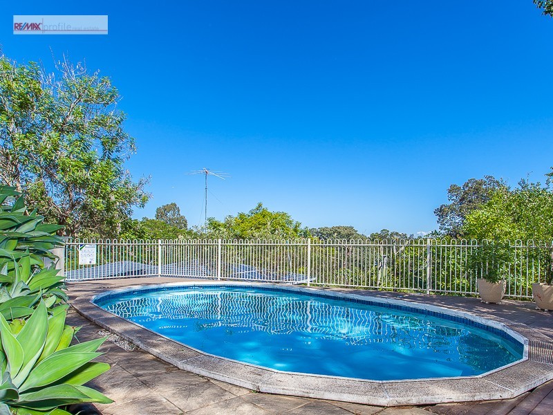 13 Dumfries Street, Kenmore QLD 4069