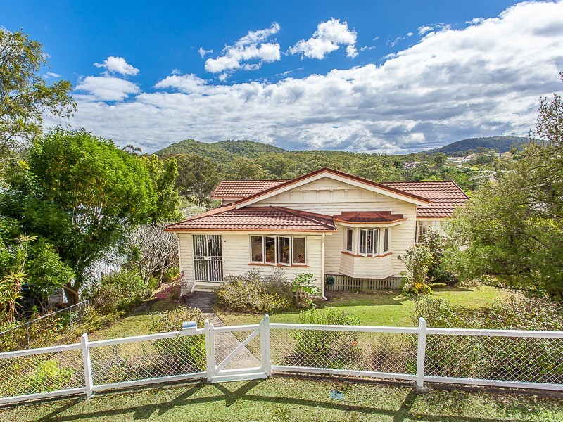 16 Cecil Road, Bardon QLD 4065