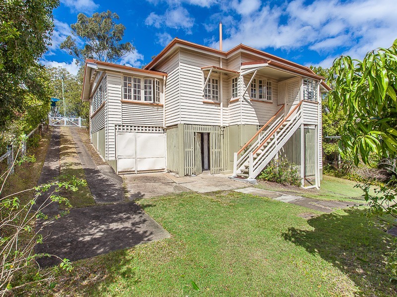 16 Cecil Road, Bardon QLD 4065