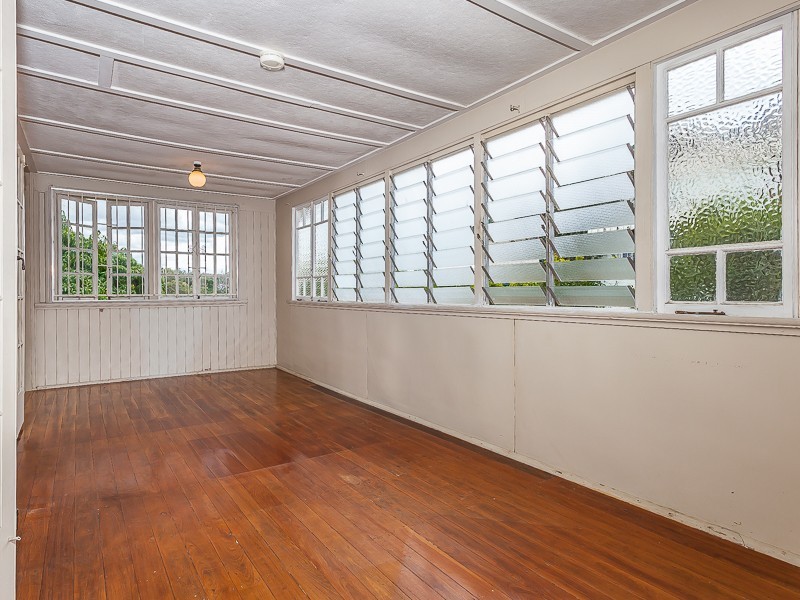 16 Cecil Road, Bardon QLD 4065