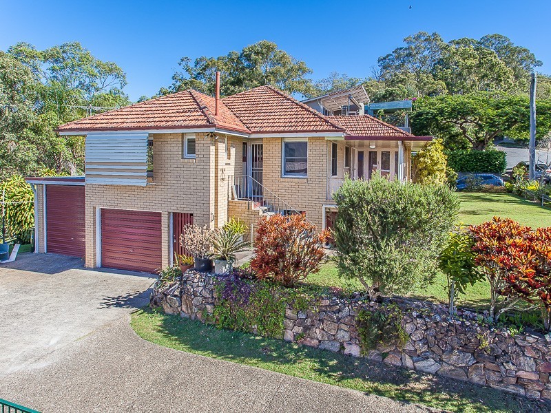 72 Outlook Crescent, Bardon QLD 4065
