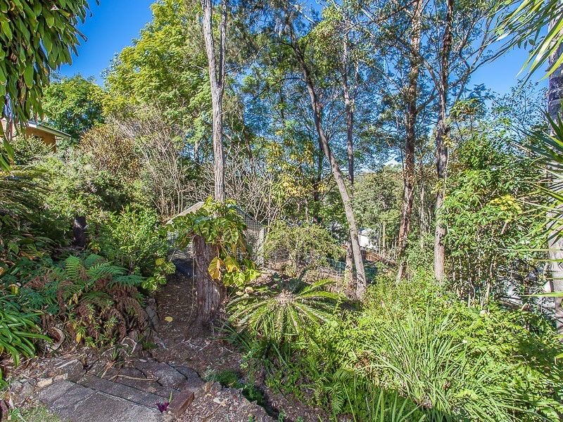 72 Outlook Crescent, Bardon QLD 4065