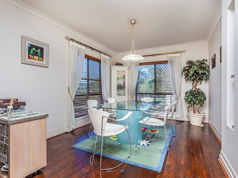 3 Lightwood Place, Sinnamon Park QLD 4073