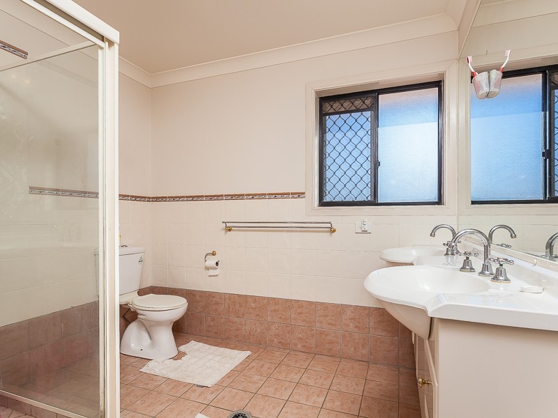 3 Lightwood Place, Sinnamon Park QLD 4073