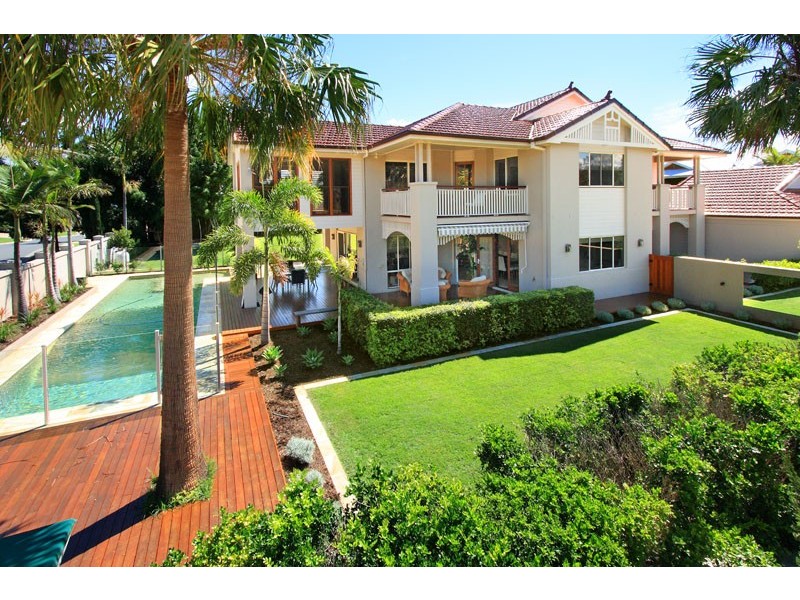 4 SAMUEL PL, Sinnamon Park QLD 4073