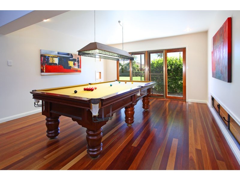 4 SAMUEL PL, Sinnamon Park QLD 4073