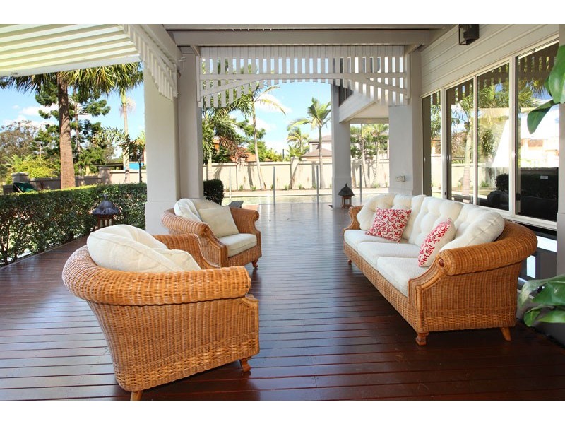 4 SAMUEL PL, Sinnamon Park QLD 4073