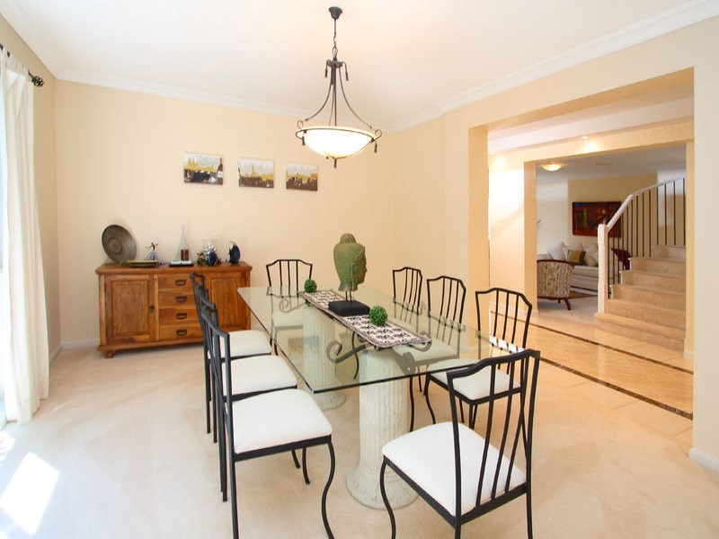 22 SAMUEL PLACE, Sinnamon Park QLD 4073