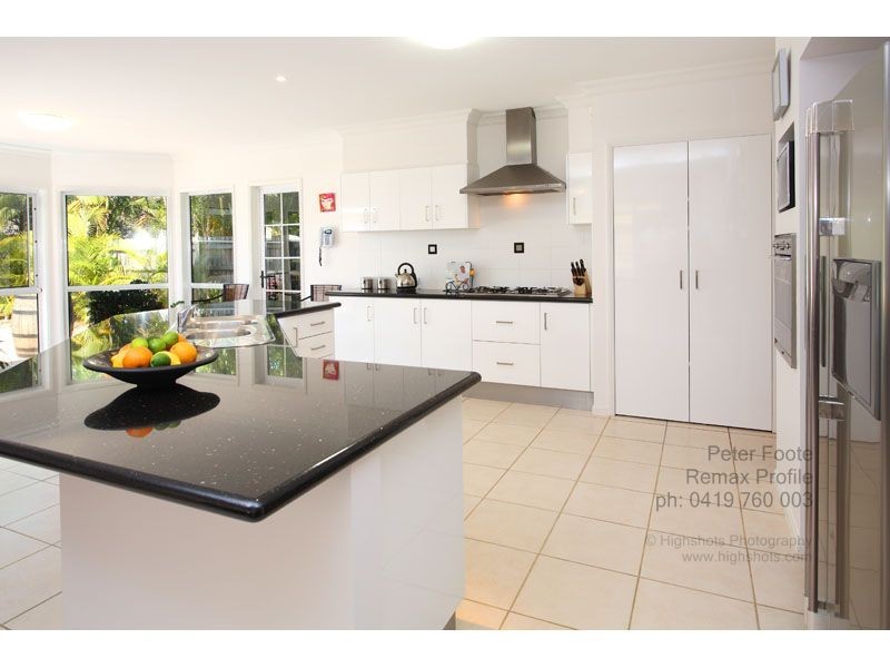 22 SAMUEL PLACE, Sinnamon Park QLD 4073