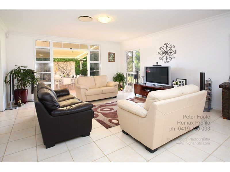 22 SAMUEL PLACE, Sinnamon Park QLD 4073