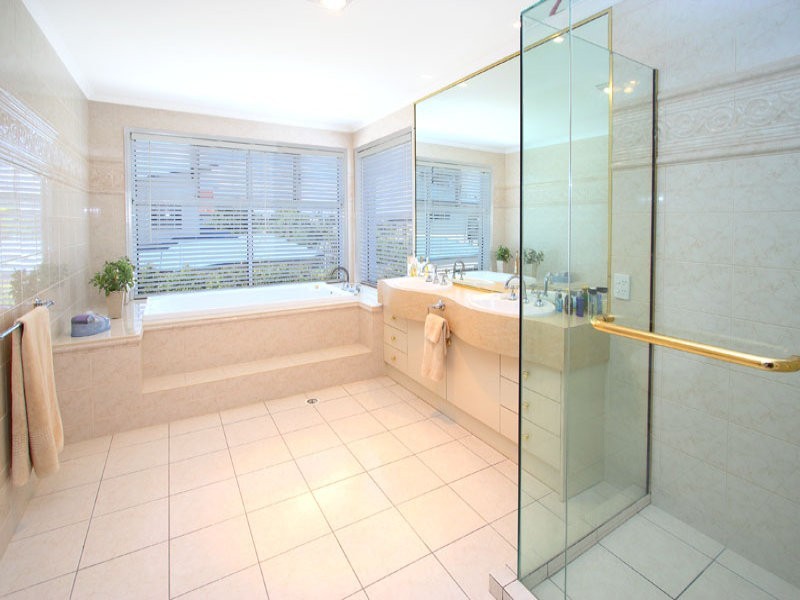 22 SAMUEL PLACE, Sinnamon Park QLD 4073