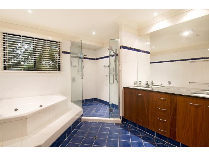 212 WESTLAKE DRIVE, Westlake QLD 4074