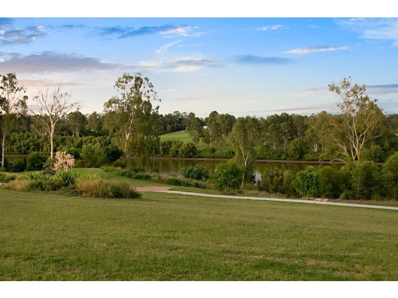 4 PALMER PLACE, Sinnamon Park QLD 4073