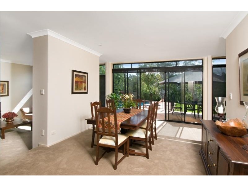 7 SAMUEL PLACE, Sinnamon Park QLD 4073