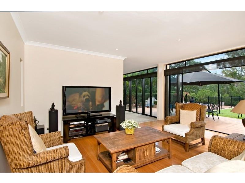 7 SAMUEL PLACE, Sinnamon Park QLD 4073