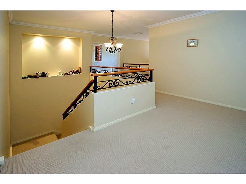 12 BARCOO CR, Sinnamon Park QLD 4073