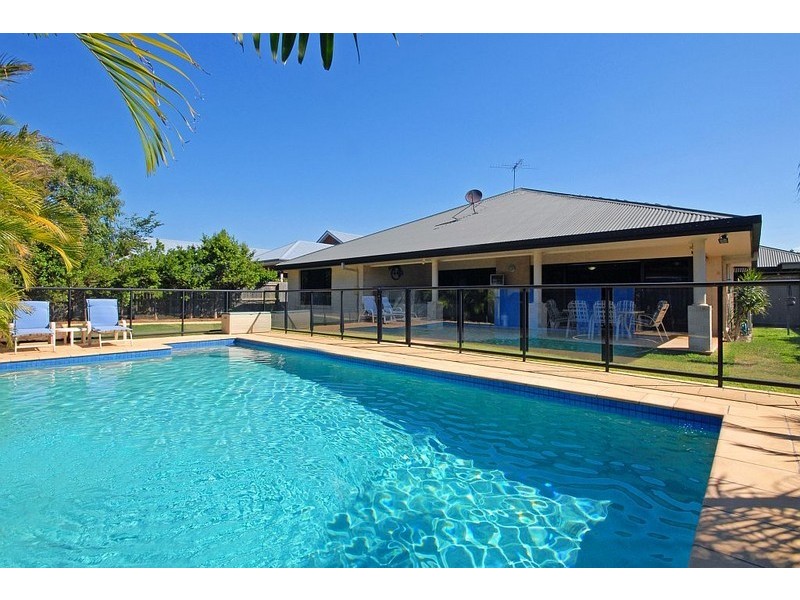 34 FURNESS CR, Sinnamon Park QLD 4073