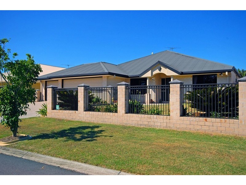 34 FURNESS CR, Sinnamon Park QLD 4073