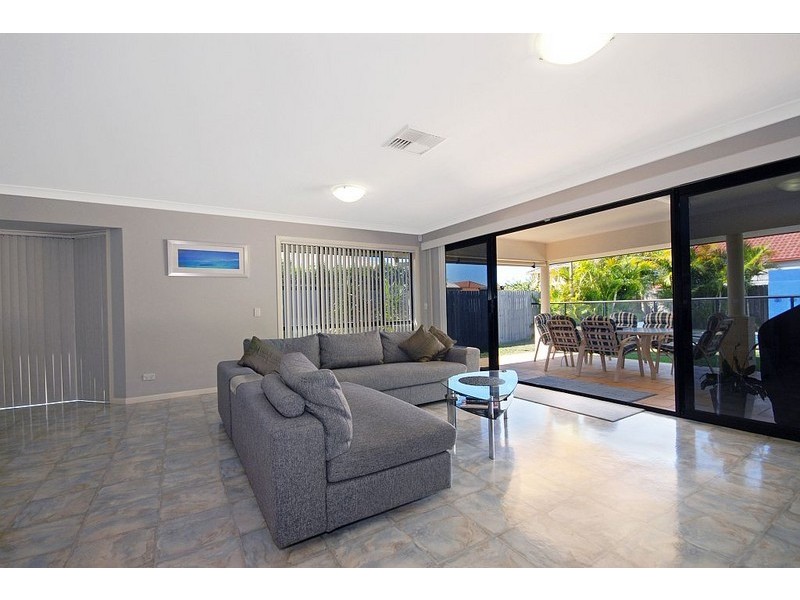 34 FURNESS CR, Sinnamon Park QLD 4073