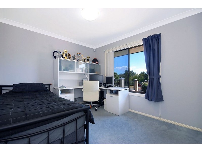 34 FURNESS CR, Sinnamon Park QLD 4073