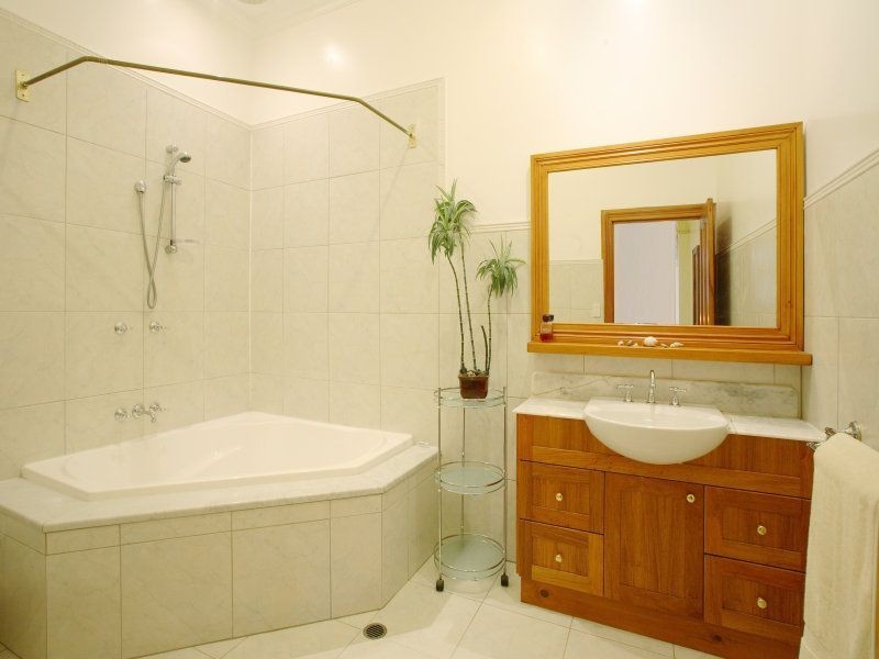 31 WENDOUREE CR, Westlake QLD 4074