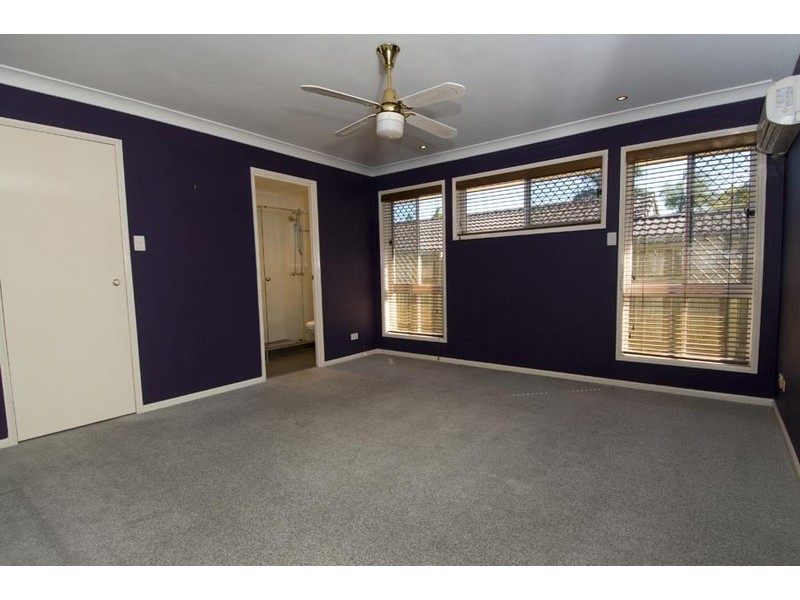 42 WOODROSE CR, Sinnamon Park QLD 4073