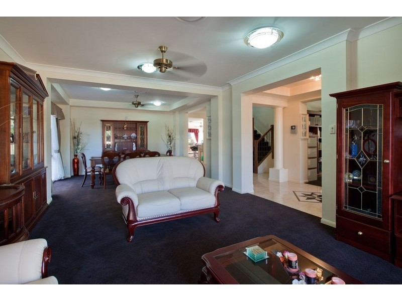 5 COOPERS CLOSE, Sinnamon Park QLD 4073