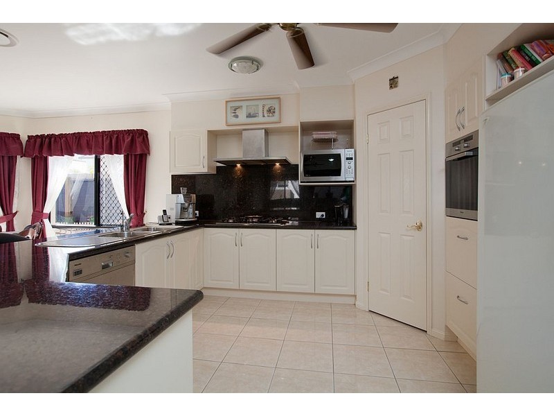 5 COOPERS CLOSE, Sinnamon Park QLD 4073