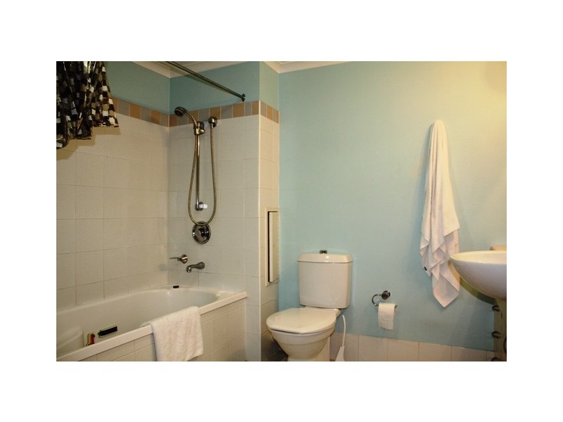 110/1 Paradise Island, Surfers Paradise QLD 4217