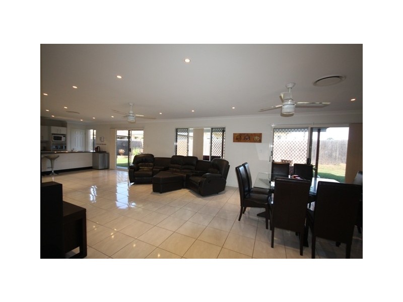 6  Surrey  Close, Bald Hills QLD 4036